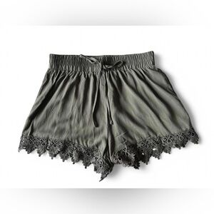 Streetwear Society Women’s Embroidered Green Euro Summer Casual Shorts Small